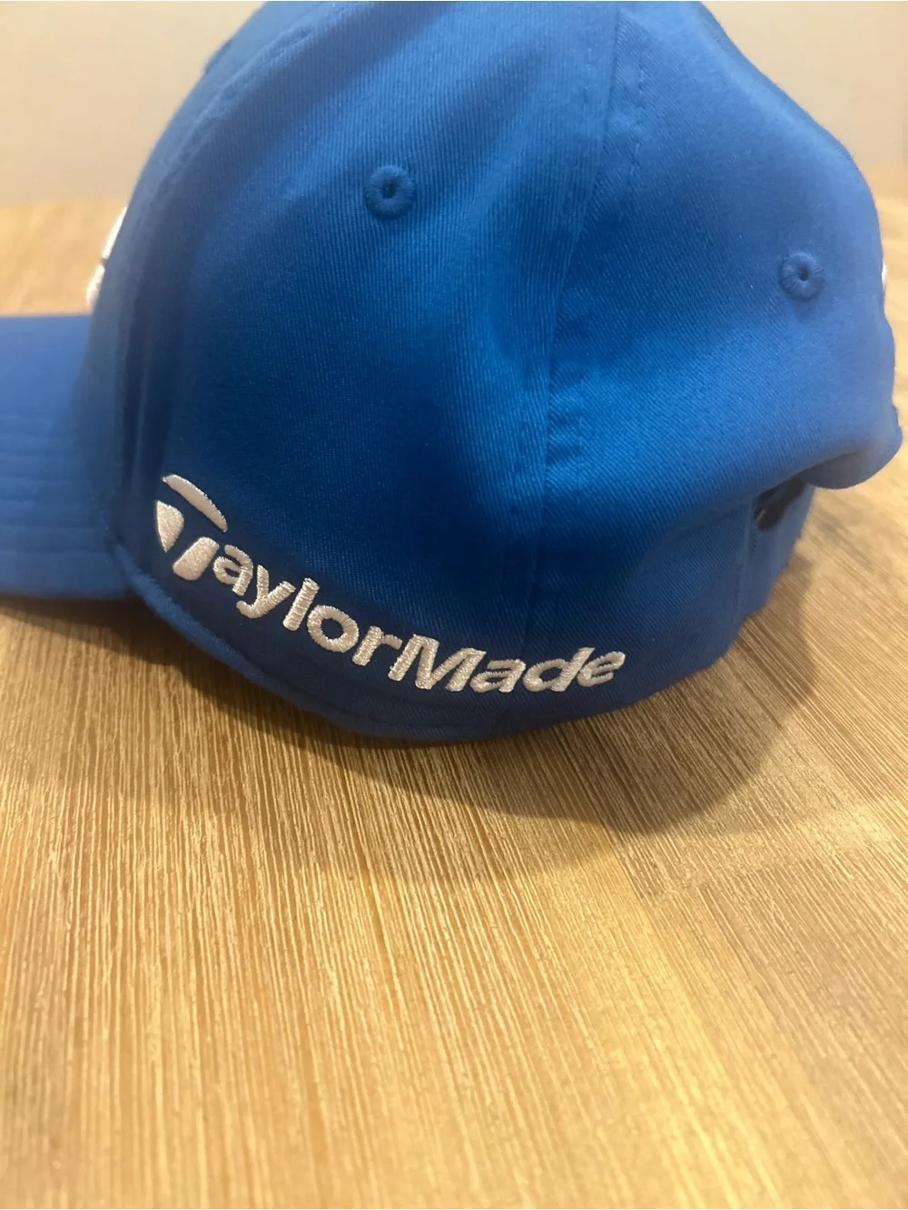 TaylorMade cap vibrant